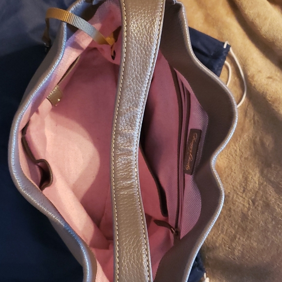 Dooney & Bourke Belvedere Pebbled Leather Logo Loc - Picture 3 of 7